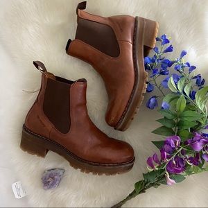Lotta Chelsea Boots Ten Points in Cognac